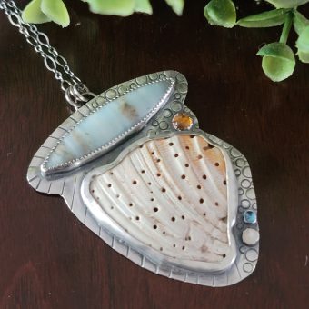 Ocean Picture Rock Shell Necklace